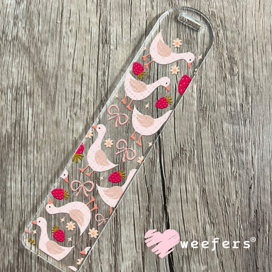 UV DTF Cup Wrap – Geese and Strawberries Bookmark Weefers
